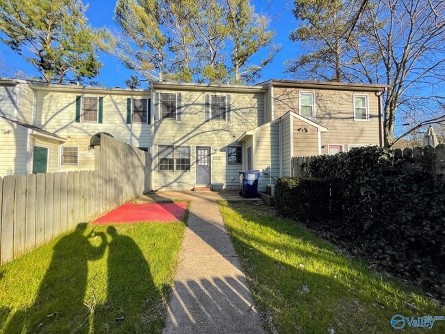 Building Photo - 603 Maysville Rd NE