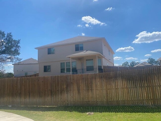 Building Photo - 1816 Cow House Ct