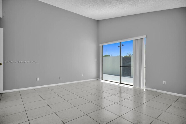 Building Photo - 11054 SW 136th Ct