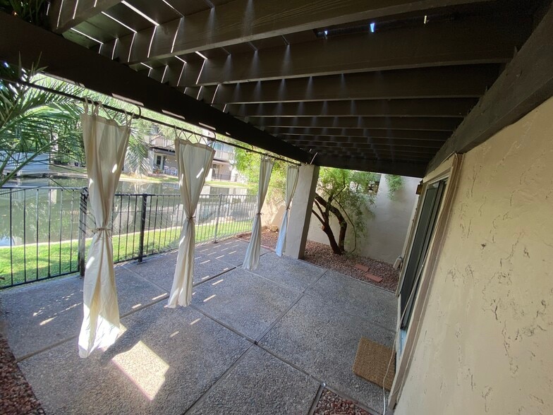 Building Photo - 2312 W Lindner Ave