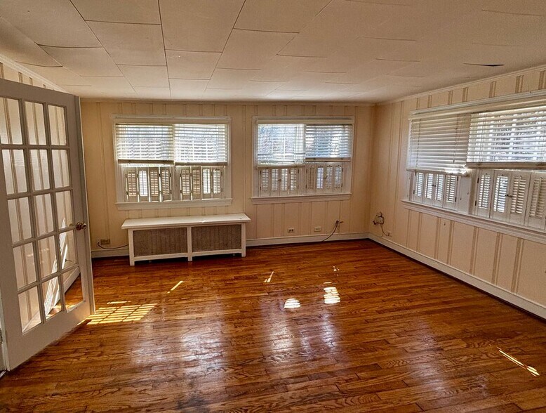 Building Photo - 8122 John Mosby Hwy