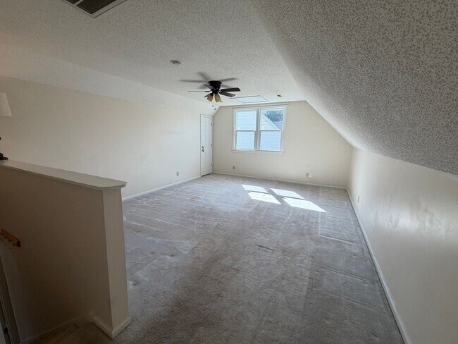 Building Photo - Prime Location in Half Mile Lake, Greenville, SC
