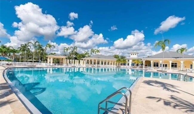 Building Photo - 364 NE 25th Pl