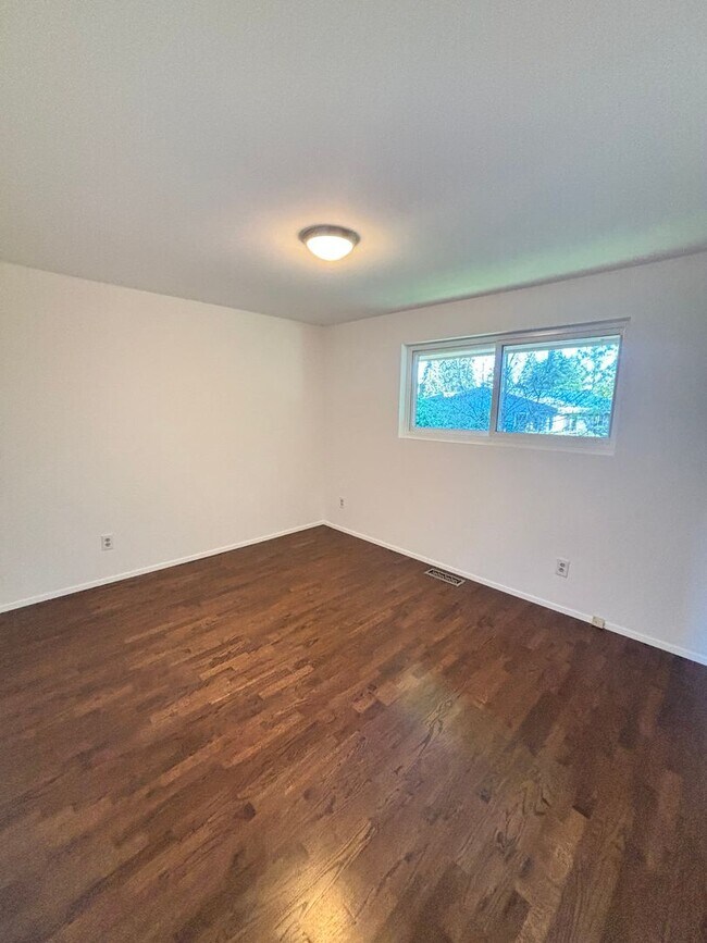 Building Photo - Gorgeous 4-Bd House | Huge Deck, Huge Fenced Yard, & Bonus Room!