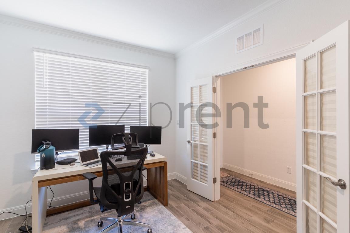 Building Photo - 113 Redonda Dr