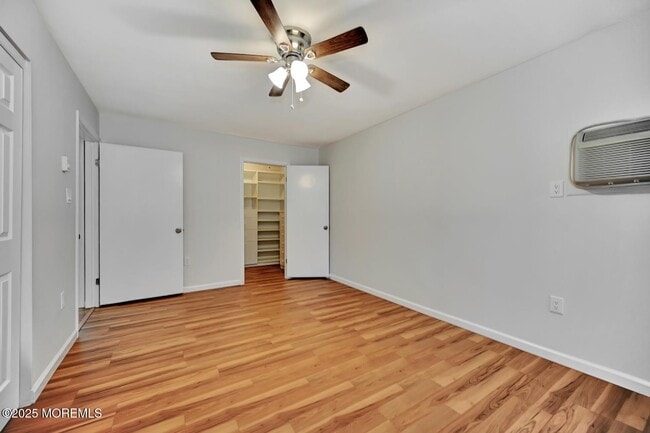 Building Photo - 177 Amberly Dr