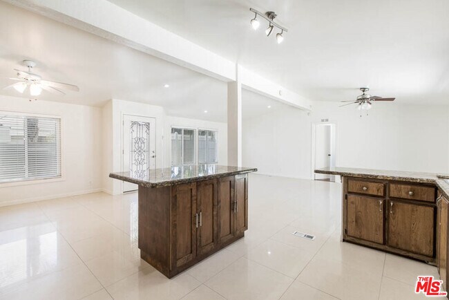 Building Photo - 27584 Onyx Ln