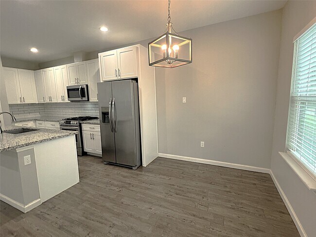 Building Photo - 5779 Belarbor St