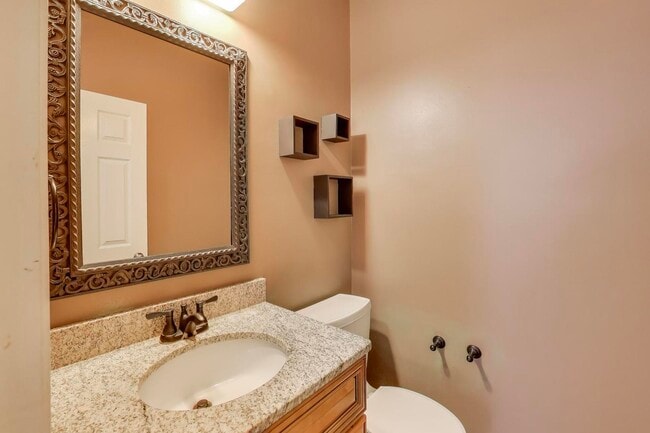 Building Photo - 410 Arlington Ln