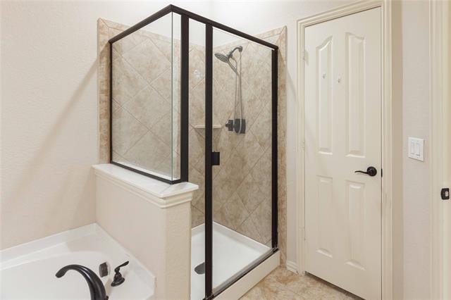 Building Photo - 2340 Aurora Dr