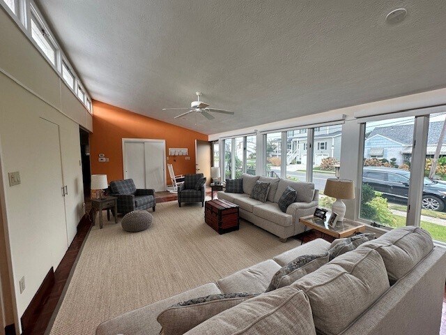 Building Photo - 3004 Winchester Ave