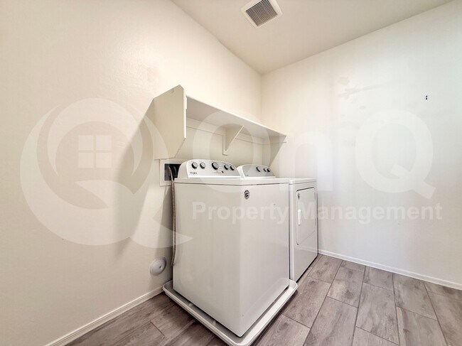 Building Photo - 16525 W Jenan Dr