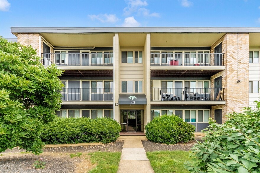 Primary Photo - The Apartments at Oak Hill