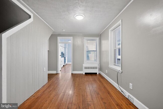 Building Photo - 141 S Locust St