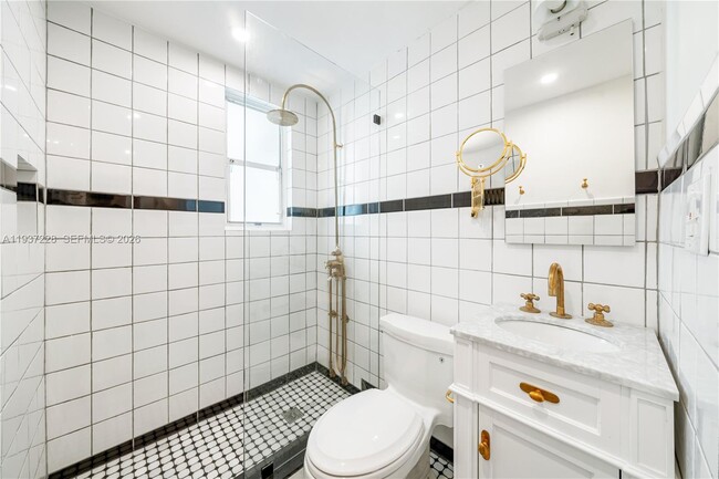 Building Photo - 726 Meridian Ave