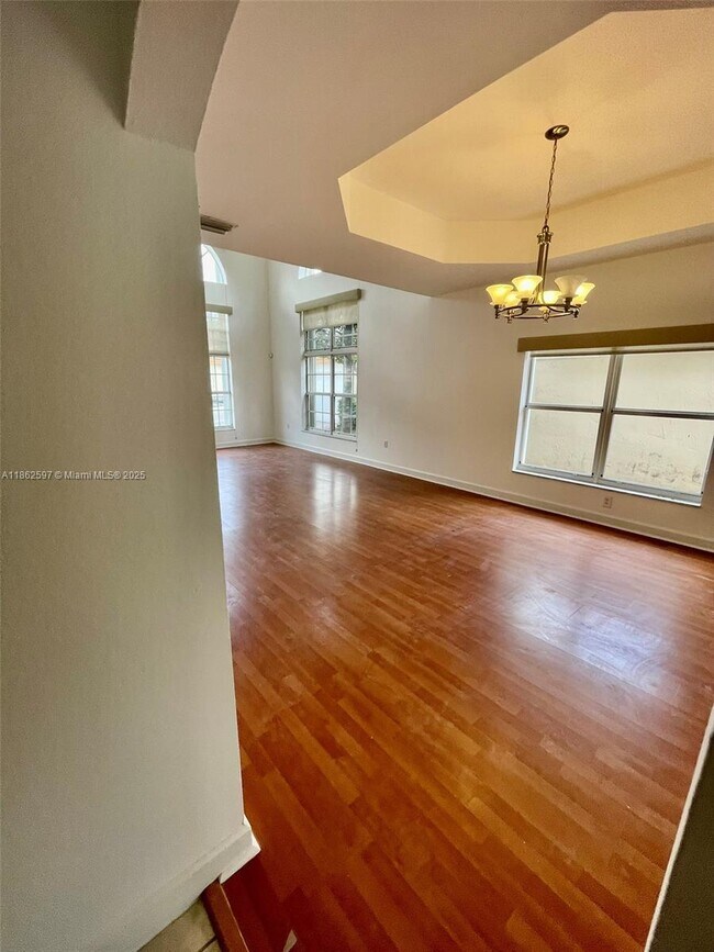 Building Photo - 5871 NW 112th Ct