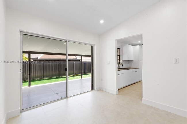 Building Photo - 5402 SW 138th Pl