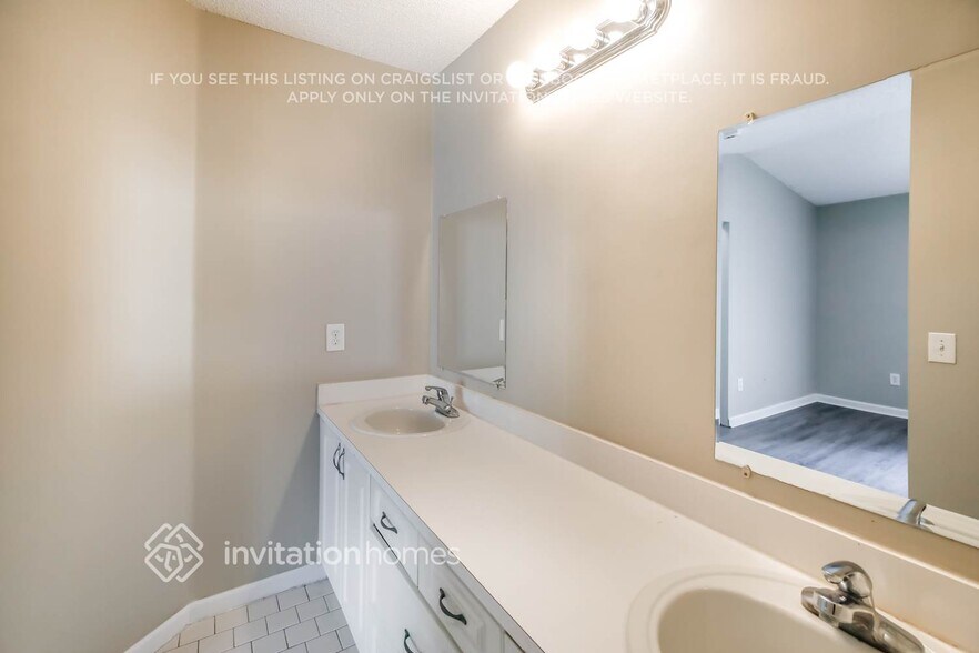 Building Photo - 15770 SW 74th St