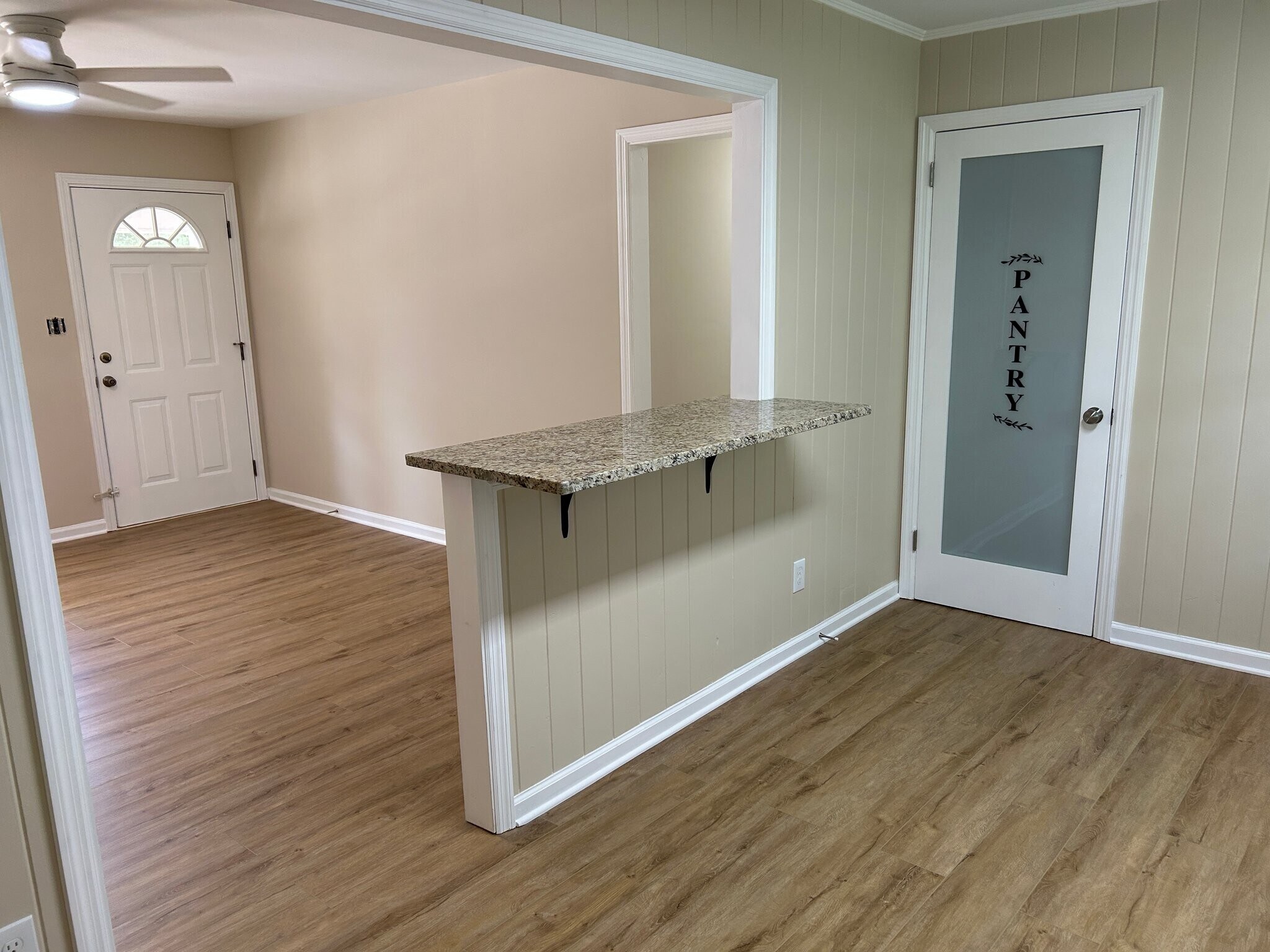 Building Photo - 665 S Wildwood Dr