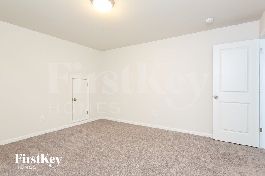 Building Photo - 709 Ridgemoor Trl