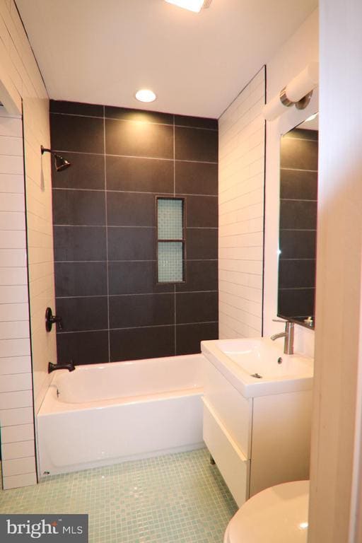 Building Photo - 1223 Haubert St