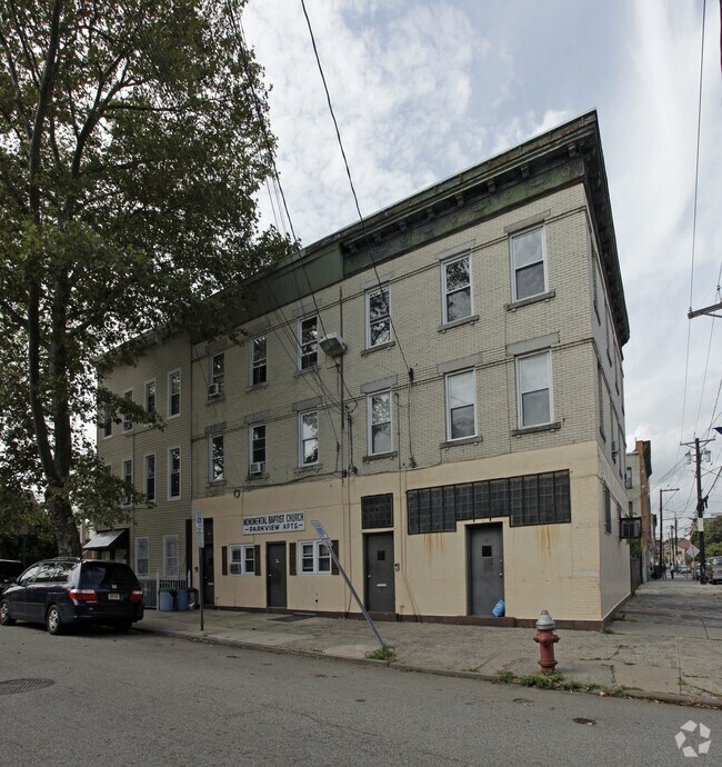 Primary Photo - Monumental Baptist Church - Parkview Apartmen