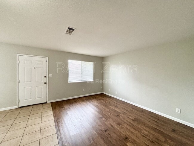 Building Photo - 920 Vermont Ave