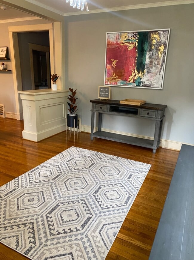 Building Photo - 322 N New Madrid St