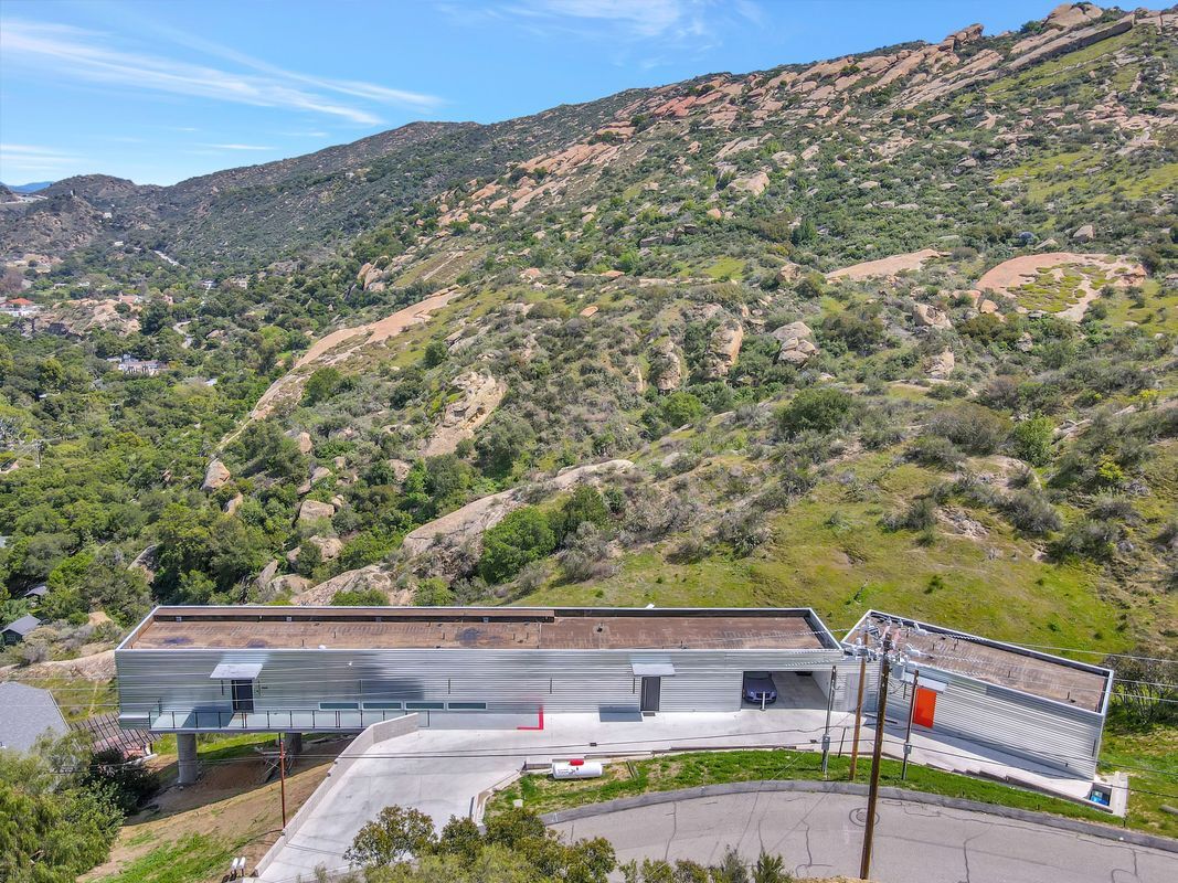 Building Photo - 990 Alta Vista Rd