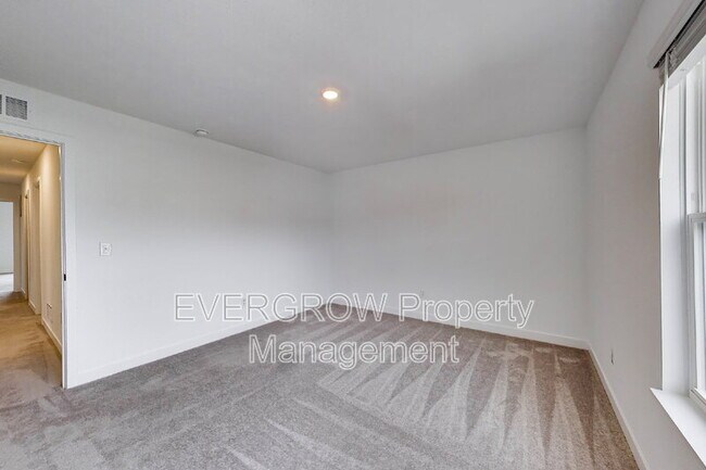 Building Photo - 4543 Nokes Pl