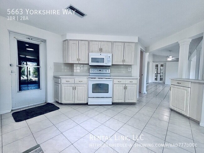 Building Photo - 5663 Yorkshire Way