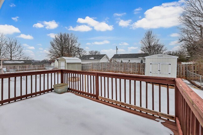 Building Photo - 925 Granny White Rd