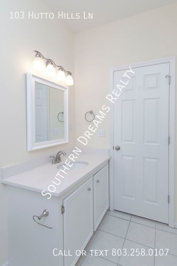 Building Photo - 103 Hutto Hill