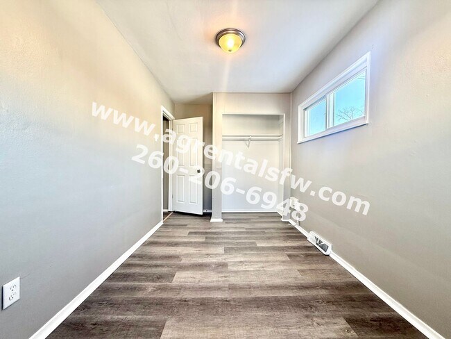 Building Photo - 3 Bedroom House