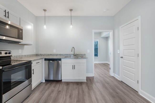 Building Photo - 22 Highland Blf Wy