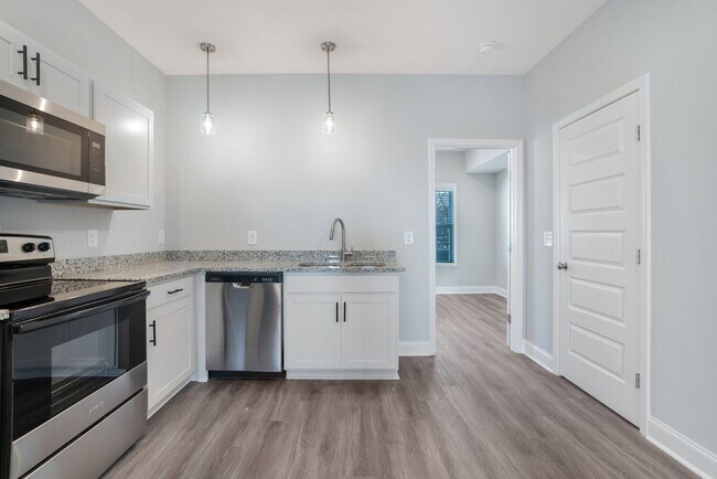 Building Photo - 9 Highland Blf Wy