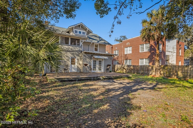 Building Photo - 2756 Oak St