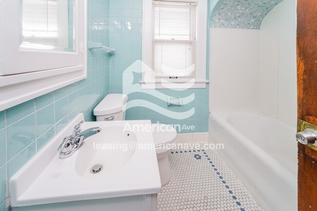 Building Photo - 4668 N 41st St