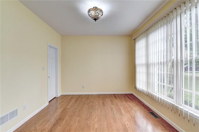 Building Photo - 3615 Ansley Park Dr