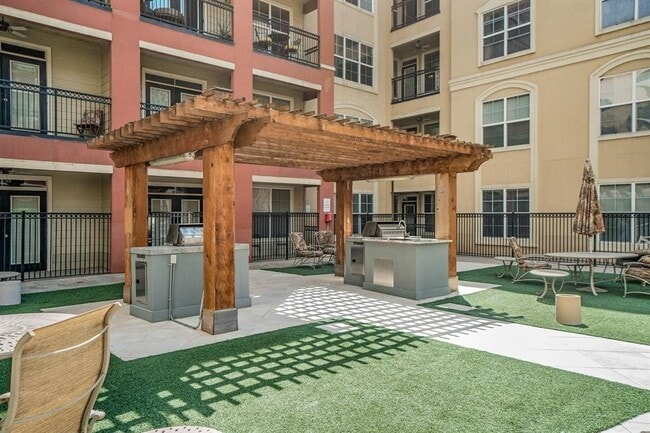 Building Photo - 1711 Old Spanish Trl