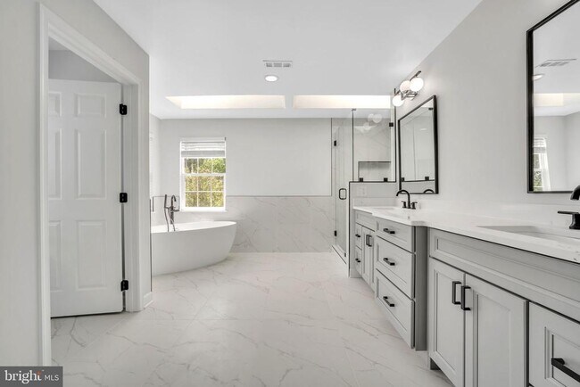 Building Photo - 20195 Hidden Creek Ct