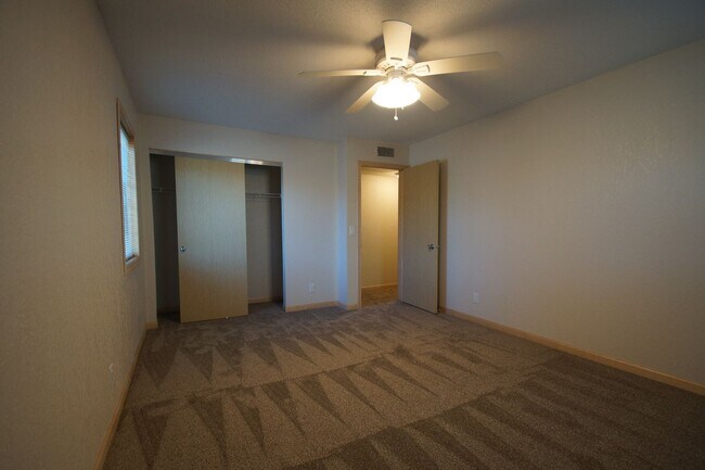 Building Photo - Modern Elegance Meets Comfort – Beautifully Renovated Two-Bedroom