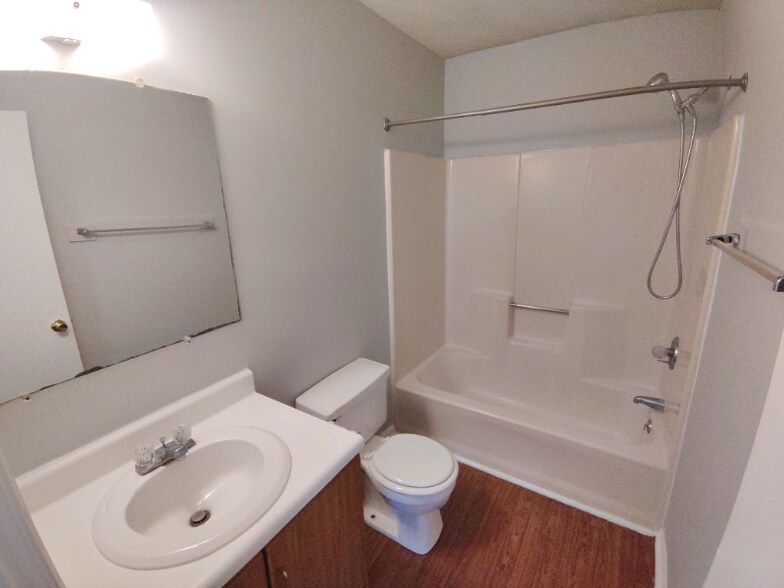 Building Photo - 16 Duiguid Dr