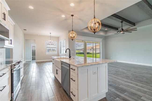Building Photo - 6753 Bentridge Dr