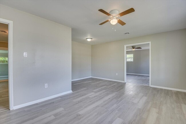 Building Photo - 3635 Spanish Trace Dr