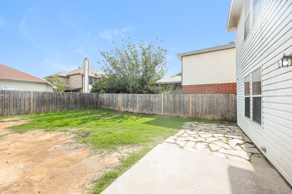 Building Photo - 8201 Montecito Dr