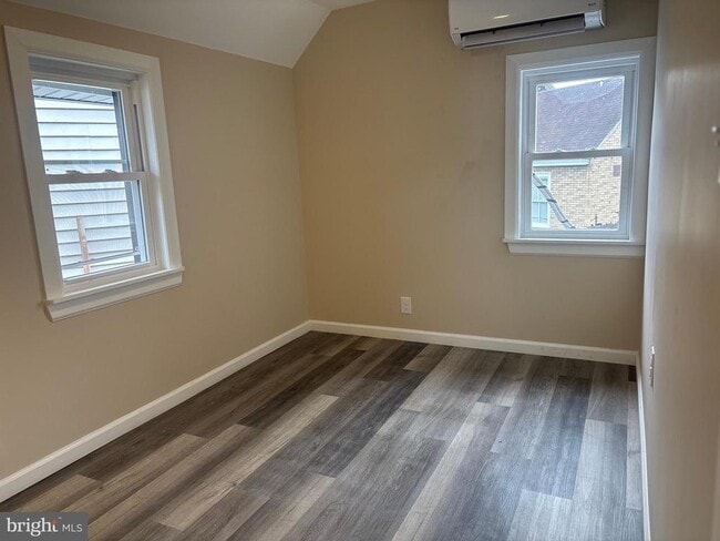 Building Photo - 14 West Ave