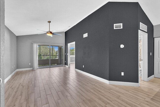 Building Photo - 2803 N Oakland Forest Dr