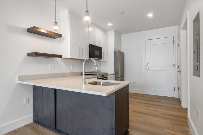 Building Photo - 238 Deer St