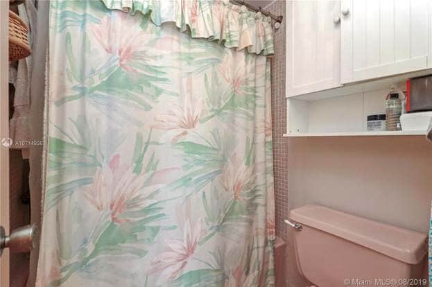 Building Photo - 1351 NE Miami Gardens Dr